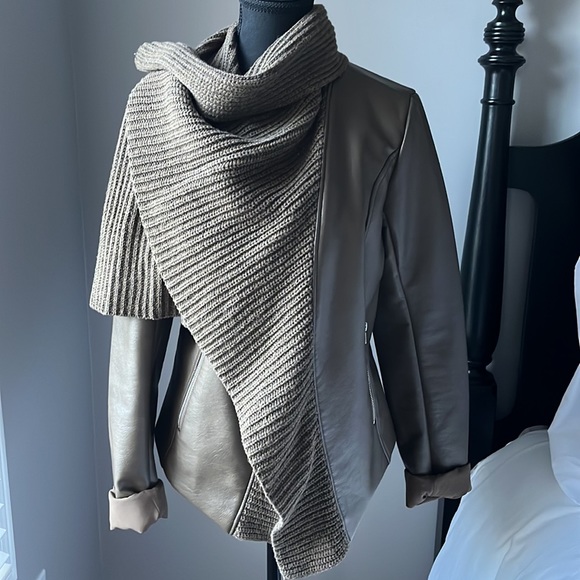 Guess pleather jacket size large. Colour is light brown/khaki - Picture 3 of 4